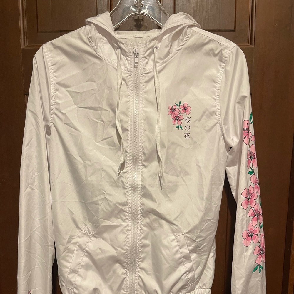Empyre windbreaker